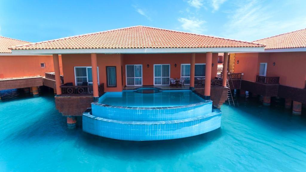Golden Ocean Marina Hotel Эль-Аламейн Экстерьер фото